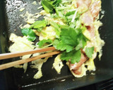 お弁当★三つ葉たっぷりソーセージ卵炒め★作り方4写真