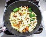 ベーコンとキノコの卵とじ丼◎流用レシピ作り方3写真
