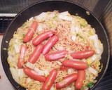 白菜とシャウエッセンの白だし焼きそば作り方3写真