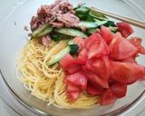 ツナときゅうりとトマトの麺つゆ簡単パスタ作り方2写真