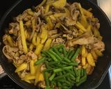 豚バラ肉とさつまいも豆板醤炒め作り方7写真