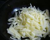 鶏肉とじゃがいもの炒め物作り方4写真