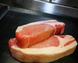 厚切りロース肉で豚カツ@≧↺≦@)❩wノ作り方1写真