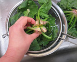 ちぢみほうれん草とふわたま味噌汁作り方1写真