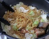 ワンパン!さばのみそ煮とキャベツのパスタ作り方3写真