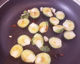 ワインに合う♪芽キャベツペペロンチーノ風作り方3写真