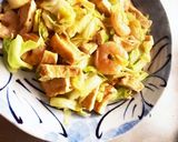 むきエビとキャベツとお揚げの炒め物作り方4写真