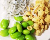 枝豆とじゃこと天かすのおにぎり作り方1写真