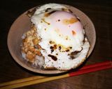 【王道】納豆目玉焼き丼作り方1写真