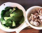 簡単！青梗菜と海老と舞茸の中華風炒め作り方2写真