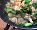 簡単！青梗菜と海老と舞茸の中華風炒め作り方7写真