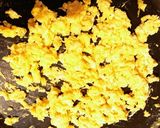 ピーマン入りで栄養もgood◎鶏そぼろ丼作り方2写真