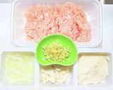 フリルレタスで包む山芋入り蒸し鶏つくね作り方1写真