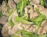 簡単♪鶏むね肉とセロリのレモン炒め作り方5写真