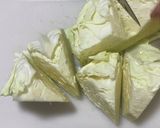 キャベツ大量消費!豚バラでもつ鍋もどき作り方1写真