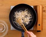 もやしのチーズチヂミカレーマヨソース作り方2写真