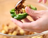 ピーマンカップのチーズ入り肉みそサラダ作り方6写真