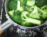 ブローッコリーのチーズ焼き☆ネギ味噌風味作り方2写真