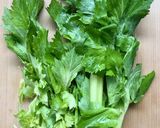 セロリとワカメの辛子胡麻マヨサラダ作り方1写真