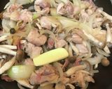 里芋と鶏肉の味噌入りグラタン作り方1写真