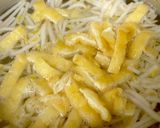 もやし 油揚げブロッコリーの新芽 味噌汁作り方6写真