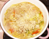 人参と白菜とえのきだけの味噌汁作り方12写真