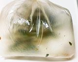 ポリ袋で簡単！大根と梅干しのさっぱり和え作り方4写真