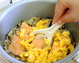 〈くらし薬膳〉鮭と卵の炊き込みご飯作り方6写真