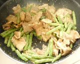 豚バラといんげんの味噌ごま炒め作り方3写真