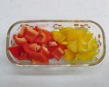 鶏もも肉とパプリカのカレーケチャ炒め作り方1写真