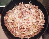 簡単☆挽き肉ともやしのソース焼きそば作り方3写真