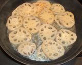 食卓に春♥️ピンクのシャキシャキ蓮根炒め作り方3写真