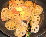 食卓に春♥️ピンクのシャキシャキ蓮根炒め作り方5写真