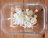 お餅の消費に！お餅と卵でお好み焼き風作り方2写真