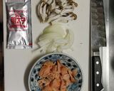 鮭とキノコのクリームパスタ白胡椒風味作り方1写真