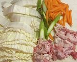 白菜たっぷり・麻婆風焼きうどん作り方1写真
