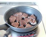 煮込んで柔らか【牛すねのトマトワイン煮】作り方3写真