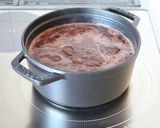 煮込んで柔らか【牛すねのトマトワイン煮】作り方4写真