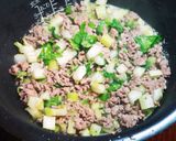 簡単☆挽き肉とセロリのチーズピラフ作り方4写真