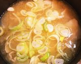 豚肉とメカブの味噌汁作り方7写真