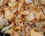簡単！激ウマ！豚こま玉ねぎのオイマヨチー作り方5写真