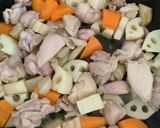 鶏と根菜の煮物作り方3写真