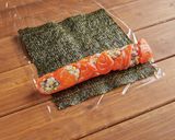 ラップでかんたん　サーモンたっぷり恵方巻作り方5写真