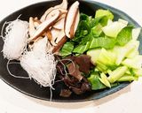 中華風♡青梗菜ときのこの春雨スープ作り方1写真