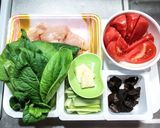 鶏むね肉とトマトに小松菜のトロトロ中華煮作り方1写真