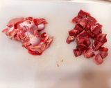 スパイシーな砂肝と豆苗のガーリック炒め作り方1写真
