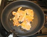 鶏ももで海老マヨソースがけ❤春色を食卓に作り方3写真