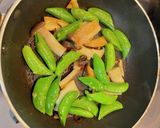 筋取りが面倒なスナップえんどうのペペロン作り方9写真
