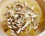 土鍋で簡単☆きのこの豆乳チーズリゾット作り方1写真
