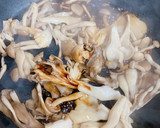 簡単！鶏胸肉でステーキ★和風きのこソース作り方9写真